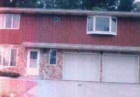 628 S Kettle Moraine Dr., Slinger, WI 53086