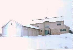 3200 W Bonniwell Rd, Mequon, WI 53097