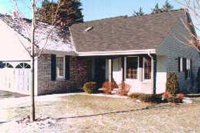 5427 Somerset Ln, Greenfield, WI 53221