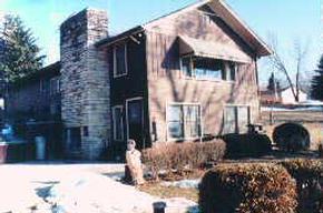 W362N7469 N Shore Dr, Oconomowoc, WI 53066