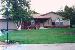 W223N2277 Meadowood Ln, Pewaukee, WI 53186
