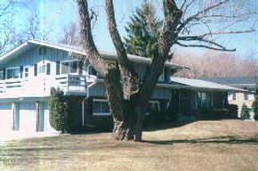 9520 Brookside Dr., Greenfield, WI 53228