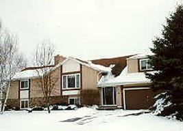 6475 Valley View Dr., Hartford, WI 53027