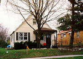 184 W Martin La, Milwaukee, WI 53207