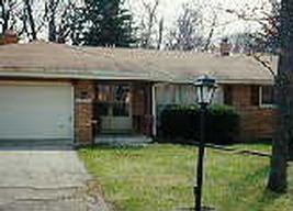 W203S10386 N Shore Dr, Muskego, WI 53150