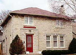 2371 N Lefeber Ave., Wauwatosa, WI 53213