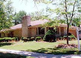 707 W Glenview Ave, Oconomowoc, WI 53066