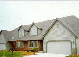 7482 Carter Cir. #9, Franklin, WI 53132