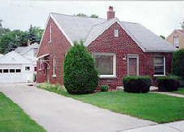 2217 N Lefeber Ave., Wauwatosa, WI 53213