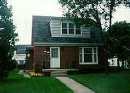 2115 W Kendall Ave, Glendale, WI 53209