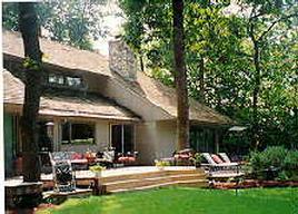 W311N6649 Chenequa Cir, Merton, WI 53029