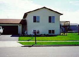 415 Amparo St, Elkhorn, WI 53121