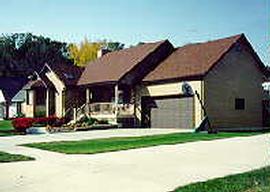 1322 Highland View Dr., West Bend, WI 53095