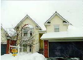 3523 W Old Oaks Dr, Greenfield, WI 53221