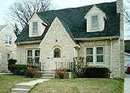 2740 N Lefeber Ave., Wauwatosa, WI 53210