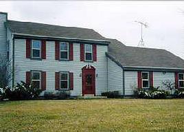 S83W32800 W Oak Tree Ct, Mukwonago, WI 53149