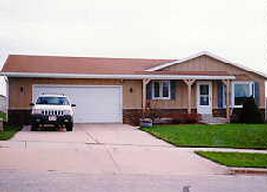909 E Kings Ridge Ct., West Bend, WI 53090