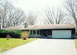 723 W Mequon Rd, Mequon, WI 53092