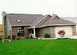 8225 S Park View Ct., Oak Creek, WI 53154