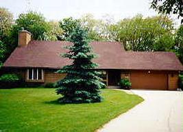 W263N4926 N Blackthorn Ct, Lisbon, WI 53072