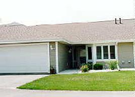 317 Hartford Sq., Hartford, WI 53086