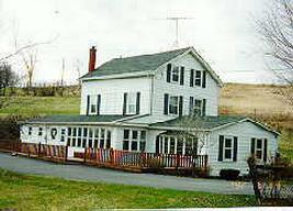 1517 W Woodland, Hartford, WI 53078