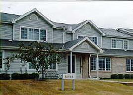 10209 W Whitnall Edge Dr #B, Franklin, WI 53132
