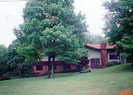 230 Ski View Ct., Slinger, WI 53086