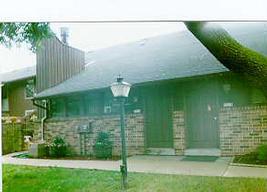 5214 S Woodbridge Ln, Greenfield, WI 53221