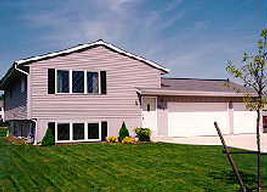 8255 S Park View Ct., Oak Creek, WI 53154