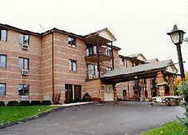 530 N Silverbrook Dr #136, West Bend, WI 53090