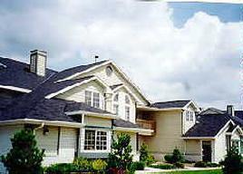 W240N2510 E Parkway Meadow Cir. #4, Pewaukee, WI 53072