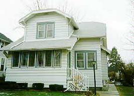 155 W Newhall Ave, Waukesha, WI 53186