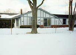 5290 S Woodbridge Ln., Greenfield, WI 53221