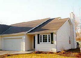 23 N Lapham Peak Rd #B, Delafield, WI 53018