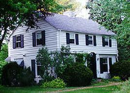 705 Brinsmere Dr., Elm Grove, WI 53122