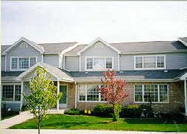10152 W Whitnall Edge Cir #E, Franklin, WI 53132