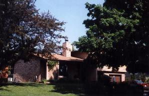 612 Crab Tree Ln, Racine, WI 53406