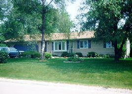 928 Spring Rd., Newburg, WI 53095