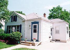 4640 N Elkhart Ave, Whitefish Bay, WI 53211