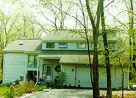 128 Saint Andrews Trl, Fontana, WI 53125
