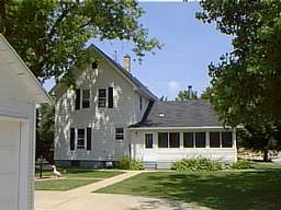 135 E Jefferson St, Oconomowoc, WI 53066