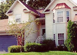 3552 W Old Oak Dr., Greenfield, WI 53221