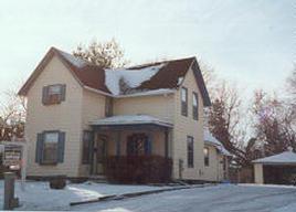 156 Maple St., Oconomowoc, WI 53066