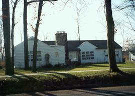 237 Lincoln Dr, West Bend, WI 53095