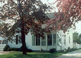 1057 W Kendall Ave, Glendale, WI 53209