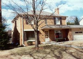 2457 N Swan Blvd, Wauwatosa, WI 53226