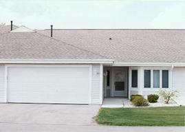 405 Hartford Sq., Hartford, WI 53027