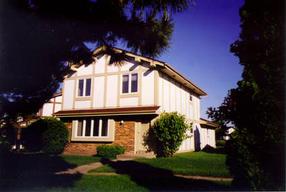 5293 Somerset Ln, Greenfield, WI 53221