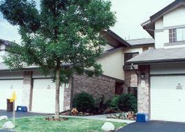 500 W Bender Rd #14, Glendale, WI 53217